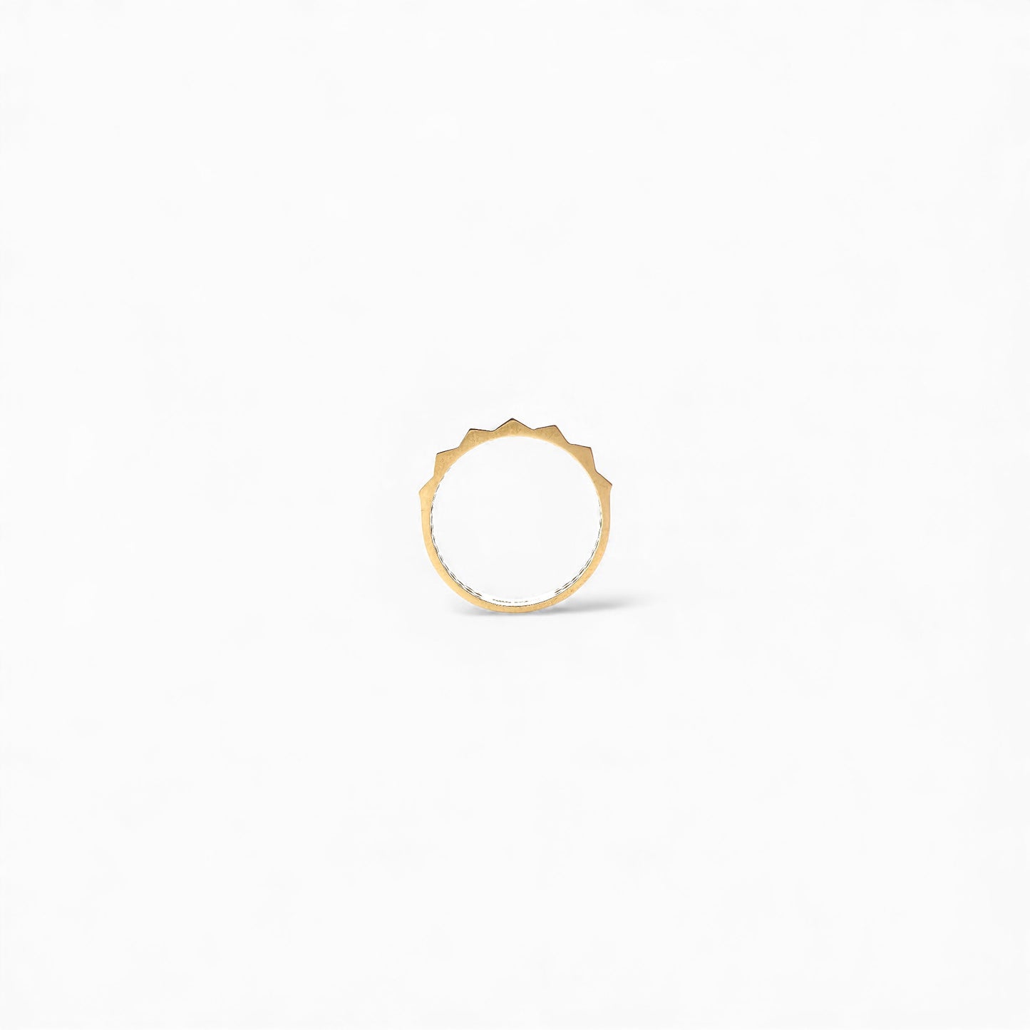 Gold ring cr
