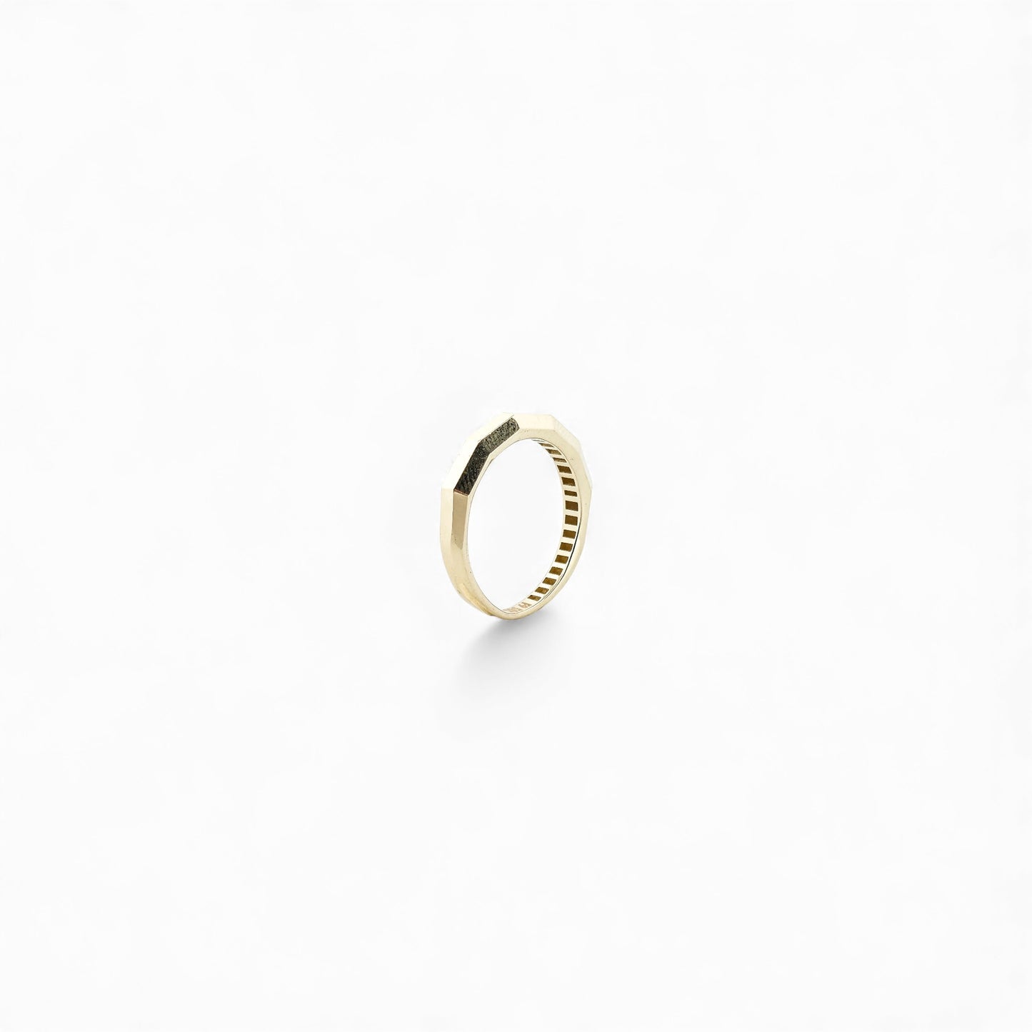 14k Gold ring G