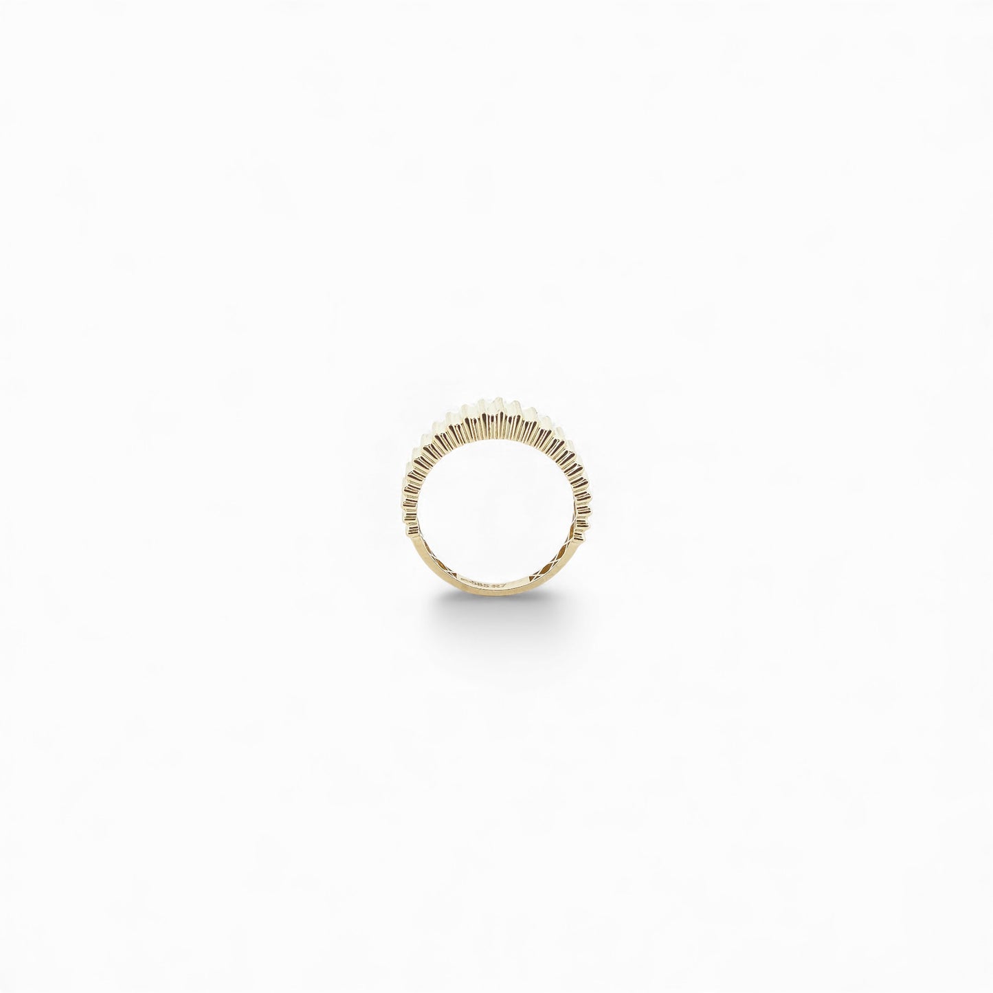14k gold ring V