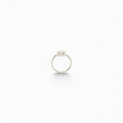 14K WHITE GOLD RING WITH ZIRCONIA